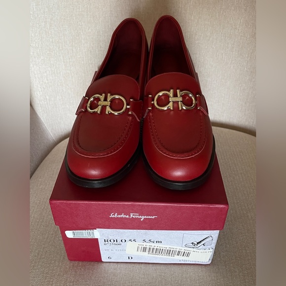 Salvatore Ferragamo Rolo Block-Heel Leather Loafers. New in Box. Size 6D. - Picture 11 of 16